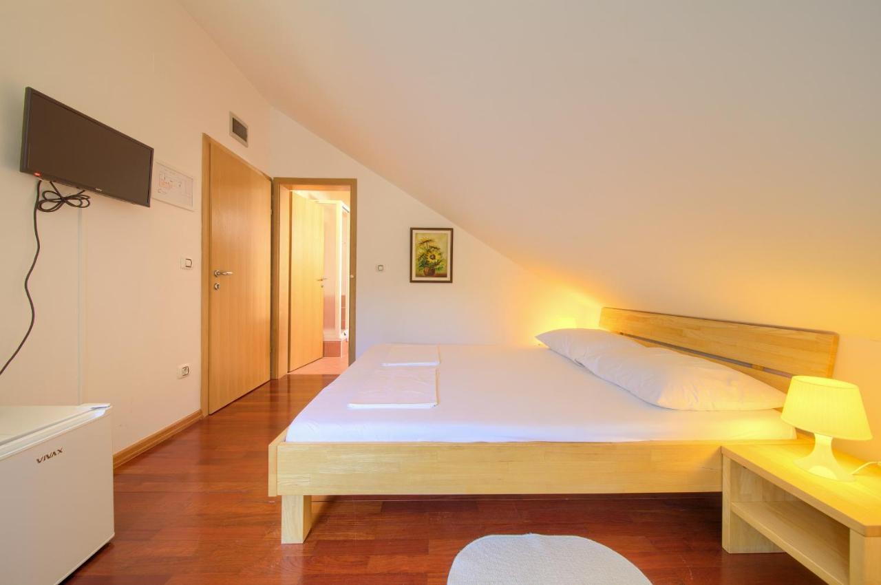 Bed&Breakfast Lucija Bed and Breakfast Punat Exterior foto